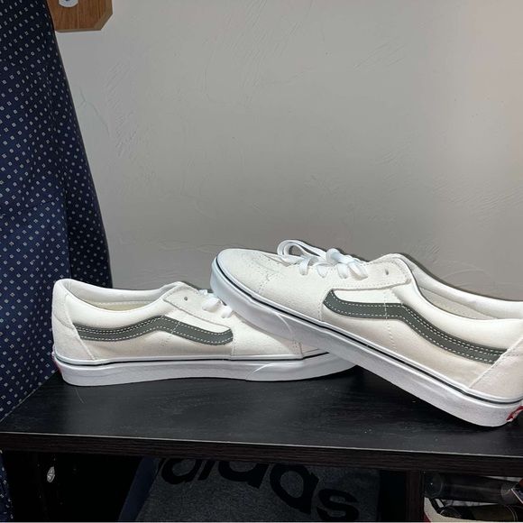 brand new vans - Picture 4 of 6
